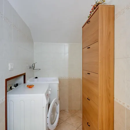 Casa Rosa Флуминимаджоре