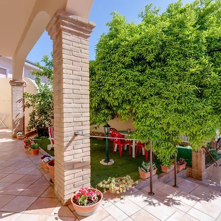 Casa Rosa Флуминимаджоре